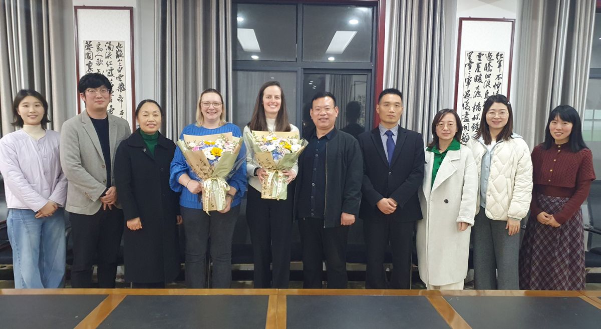 Picture of SERC Staff with representatives from Pingdingshan Vocational and Technical College in China